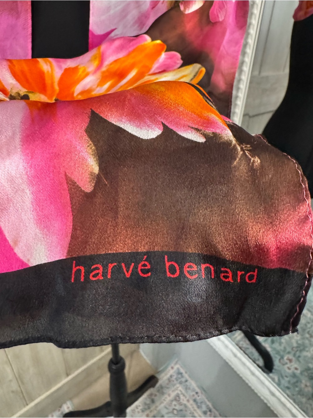 🌸 Vintage Harvé Benard Floral Silk Scarf 🌸 - Picture 3 of 3